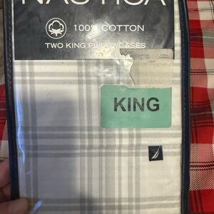 Nautica Two King Pillowcases in Black and White